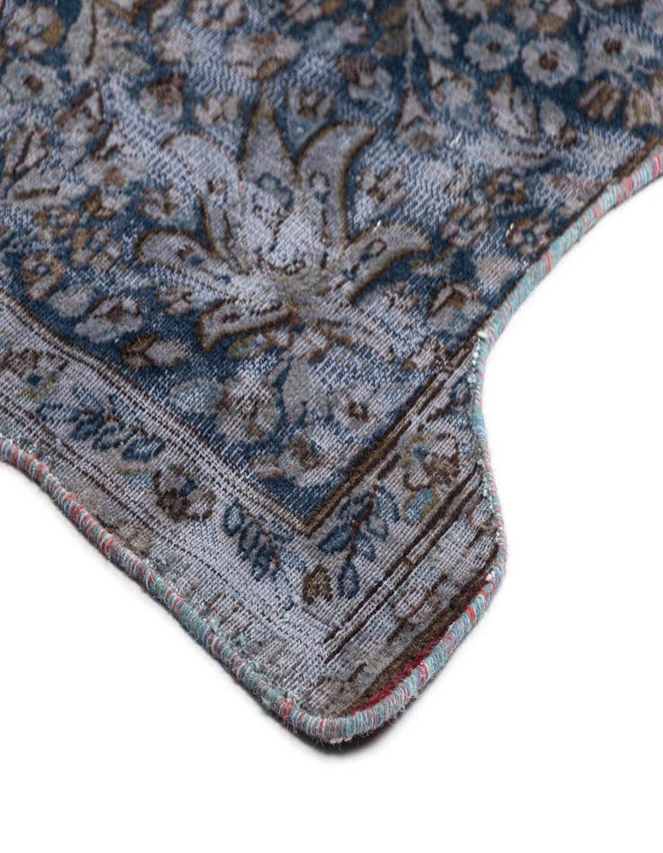 Detail image of 8' 3 x 12' 6 Vintage Royal Wool Rug