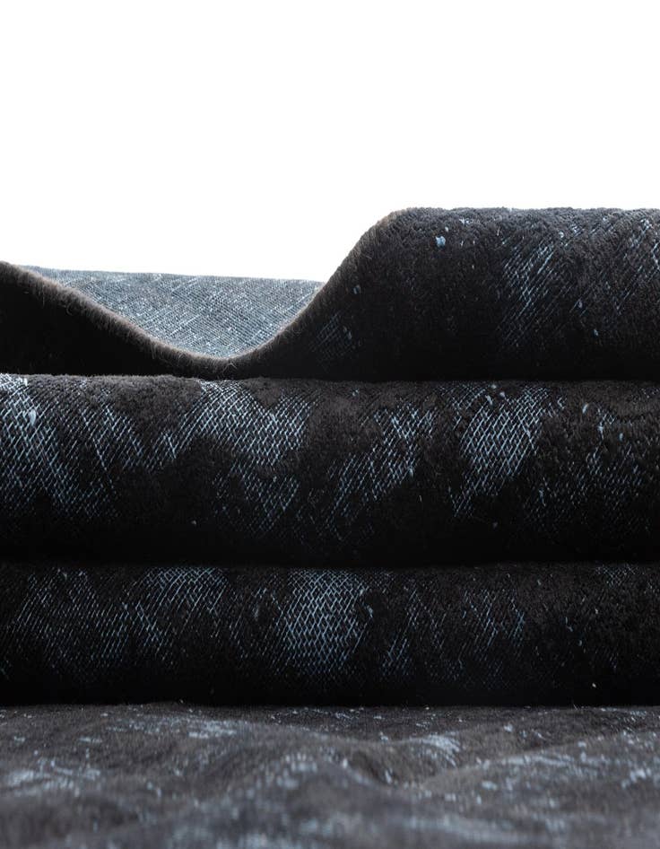 Detail image of 9' 7 x 12' 10 Vintage Royal Wool Rug