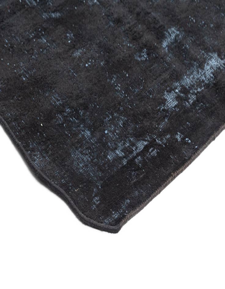 Detail image of 9' 7 x 12' 10 Vintage Royal Wool Rug