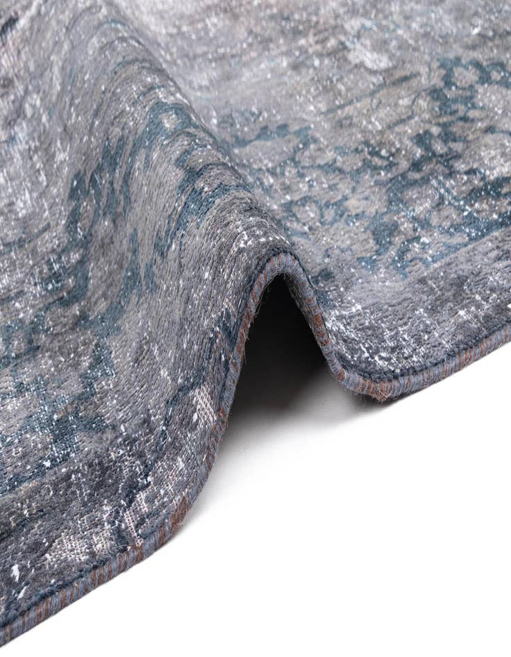 Detail image of 9' 8 x 12' 6 Vintage Royal Wool Rug