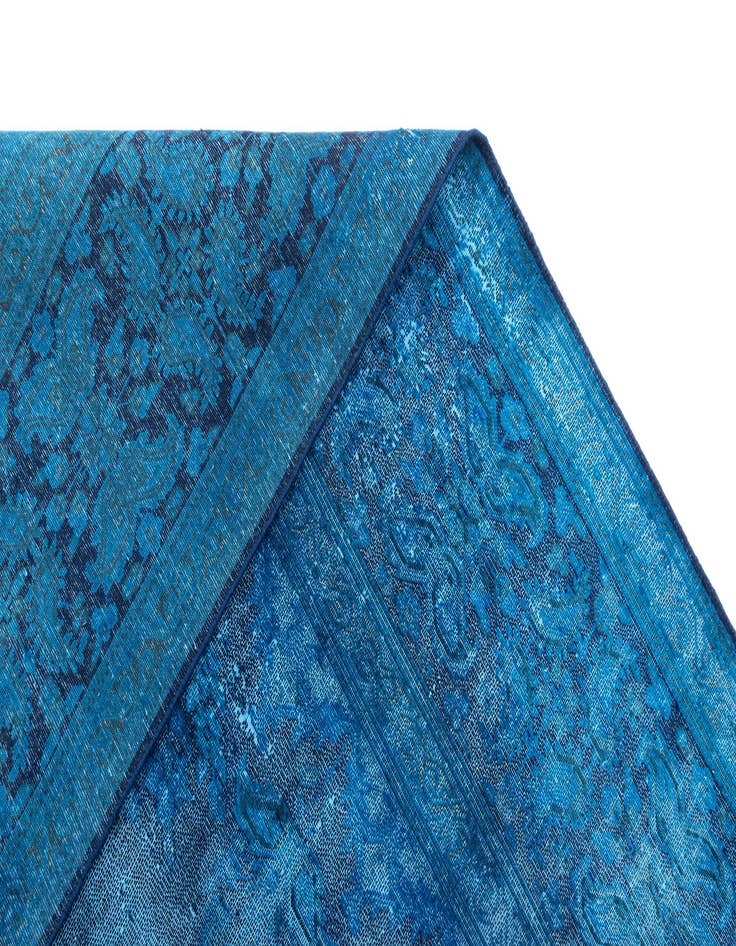 Detail image of 9' 10 x 13' 1 Vintage Royal Wool Rug