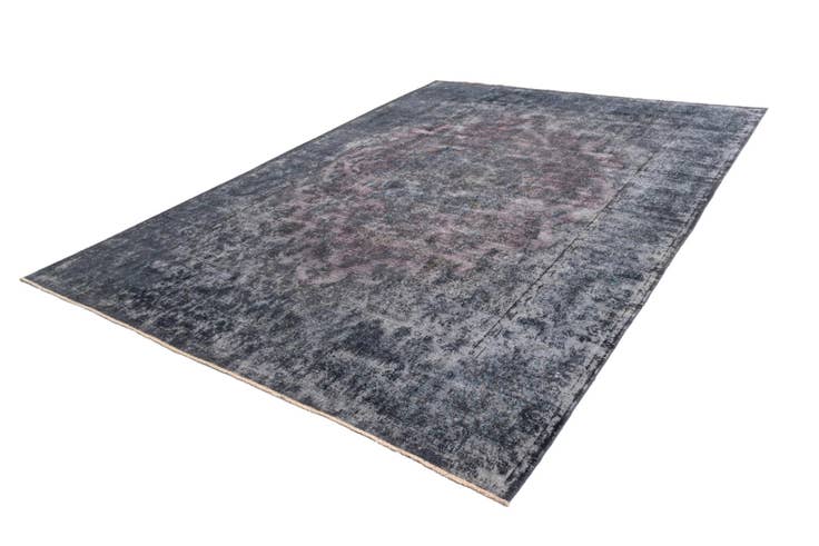 Detail image of 9' 9 x 13' 9 Vintage Royal Wool Rug