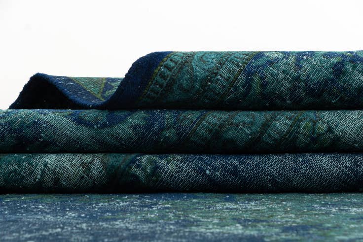 Detail image of 10' x 13' 3 Vintage Royal Wool Rug