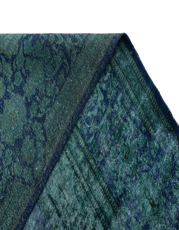 Detail image of 10' x 13' 3 Vintage Royal Wool Rug