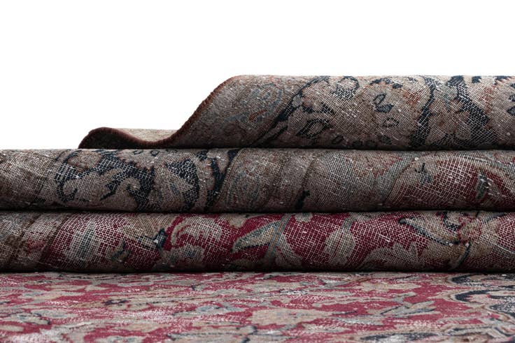 Detail image of 9' 8 x 13' 3 Vintage Royal Wool Rug
