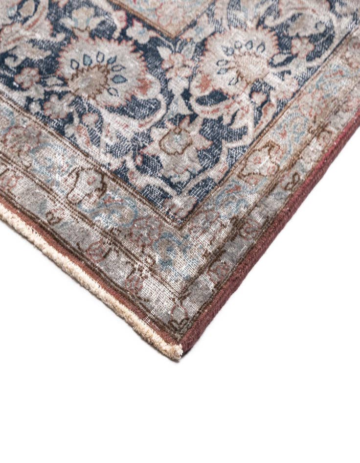 Detail image of 9' 8 x 13' 3 Vintage Royal Wool Rug