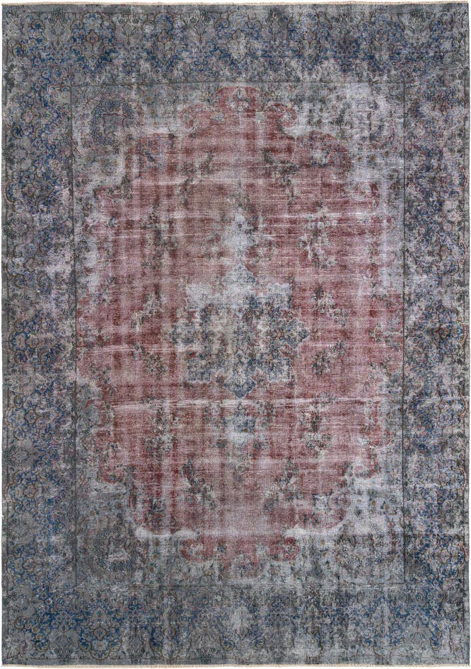 Detail image of 9' 6 x 13' 8 Vintage Royal Wool Rug