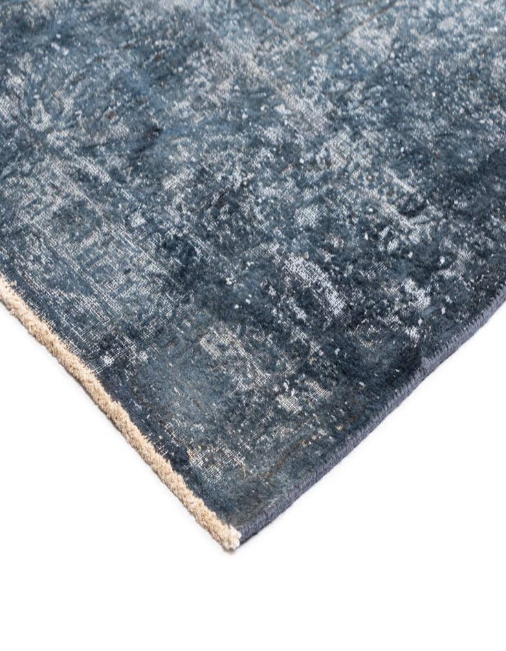 Detail image of 9' 6 x 12' 9 Vintage Royal Wool Rug