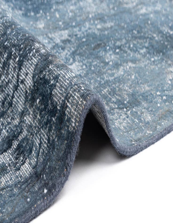 Detail image of 9' 6 x 12' 9 Vintage Royal Wool Rug