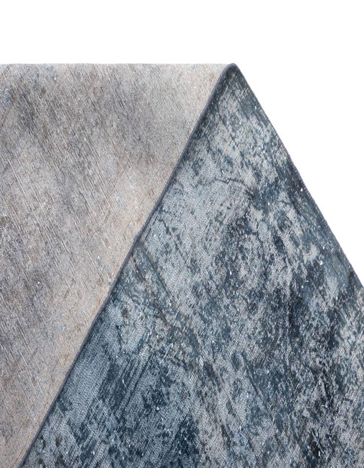 Detail image of 9' 6 x 12' 9 Vintage Royal Wool Rug