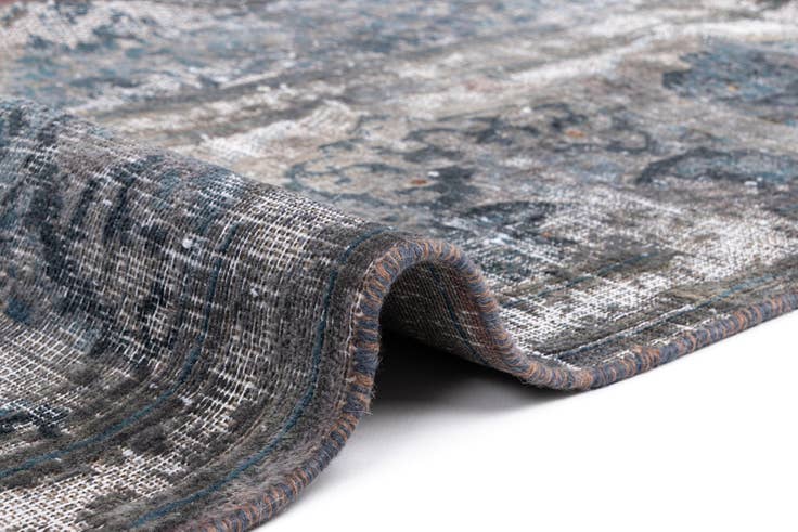 Detail image of 10' 3 x 11' 8 Vintage Royal Wool Rug