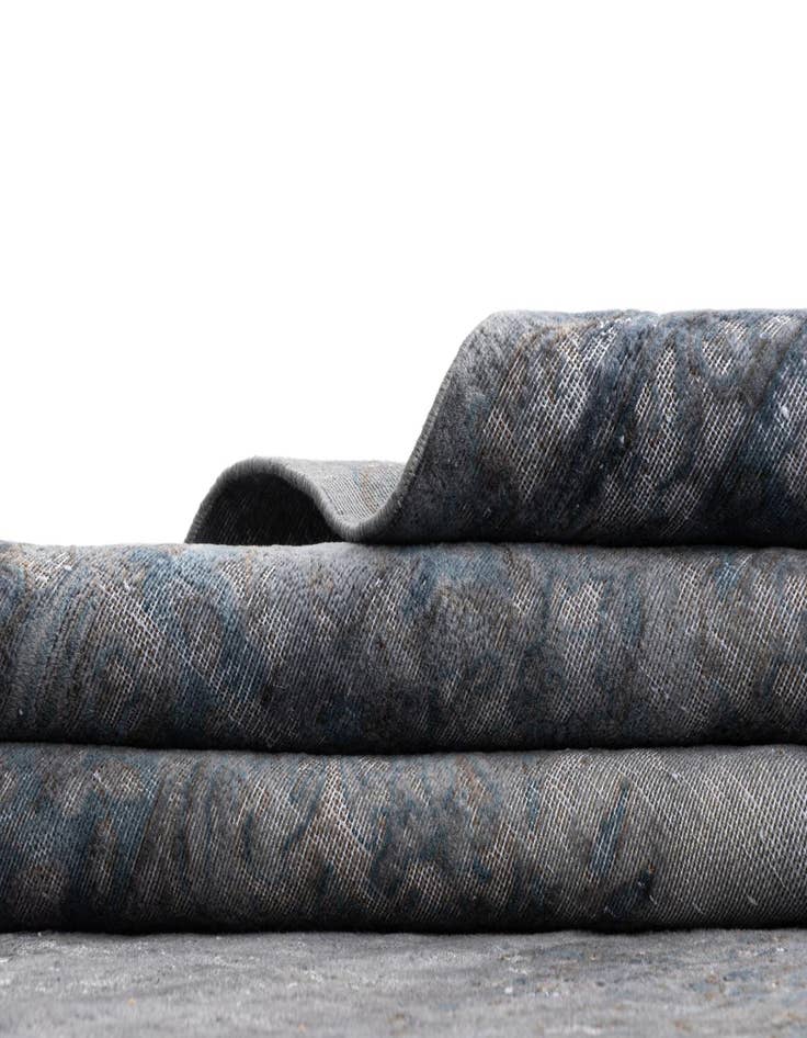 Detail image of 10' 1 x 13' 7 Vintage Royal Wool Rug