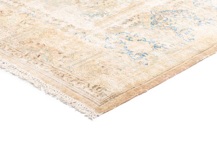 Detail image of 9' 11 x 13' 1 Vintage Royal Wool Rug