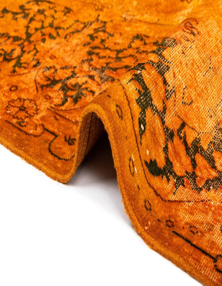 Detail image of 9' 9 x 13' 7 Vintage Royal Wool Rug