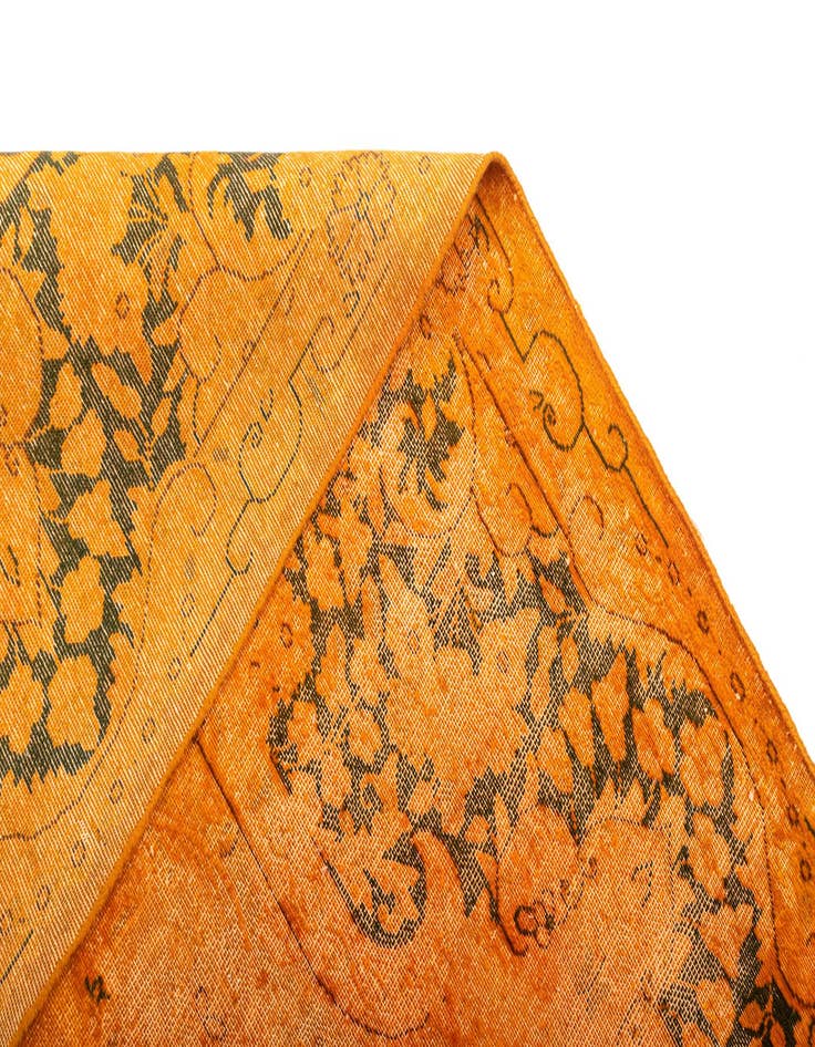 Detail image of 9' 9 x 13' 7 Vintage Royal Wool Rug