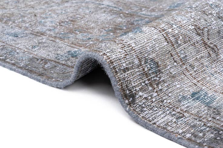 Detail image of 9' 8 x 13' Vintage Royal Wool Rug