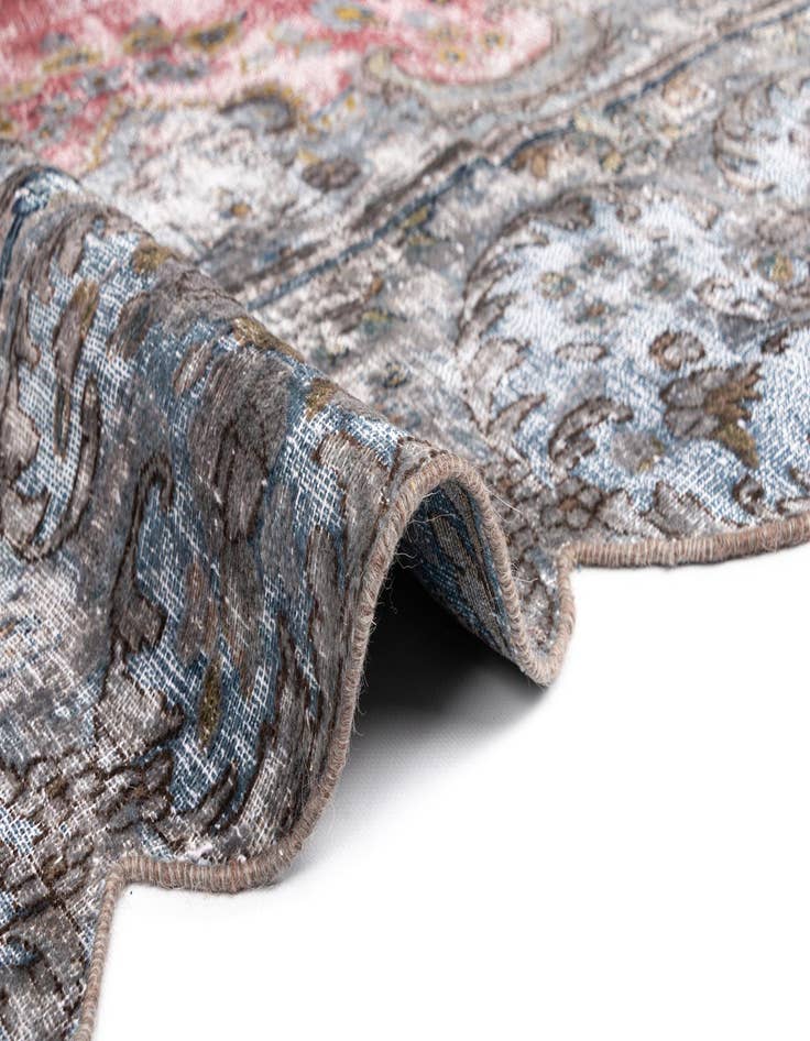 Detail image of 8' 10 x 15' 6 Vintage Royal Wool Rug