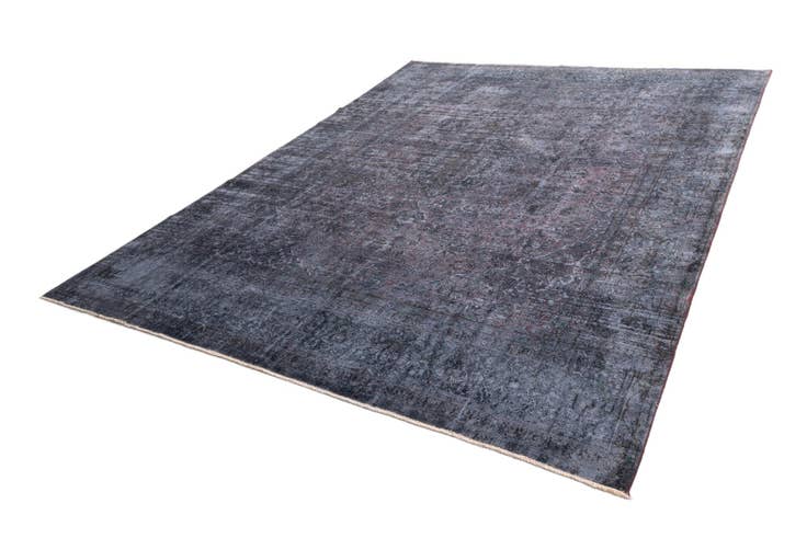 Detail image of 9' 9 x 13' 4 Vintage Royal Wool Rug
