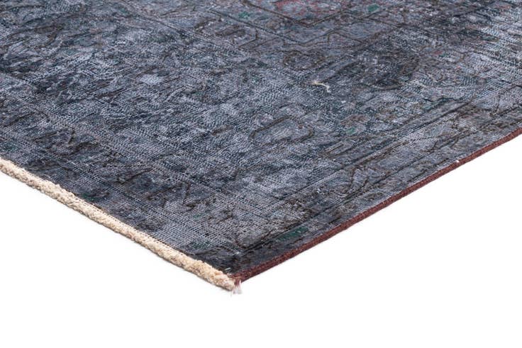 Detail image of 9' 9 x 13' 4 Vintage Royal Wool Rug