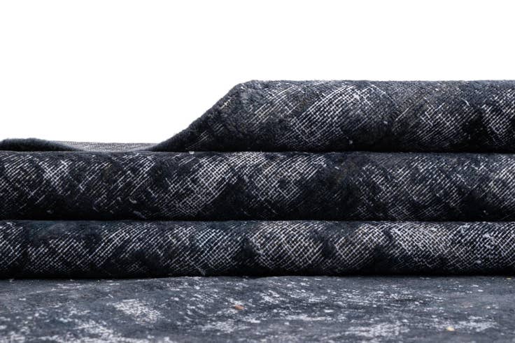 Detail image of 9' 11 x 12' 4 Vintage Royal Wool Rug