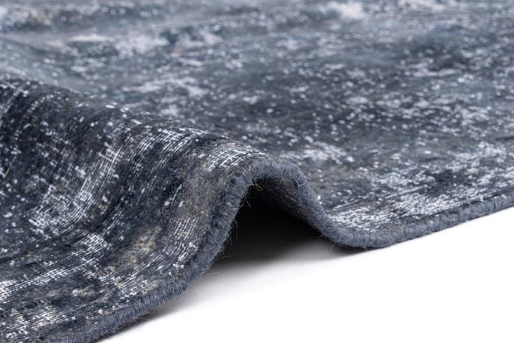 Detail image of 9' 11 x 12' 4 Vintage Royal Wool Rug