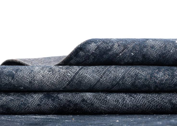 Detail image of 9' 7 x 12' 9 Vintage Royal Wool Rug
