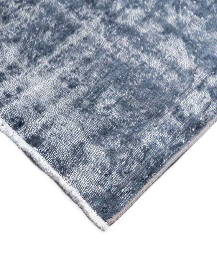 Detail image of 9' 7 x 12' 9 Vintage Royal Wool Rug