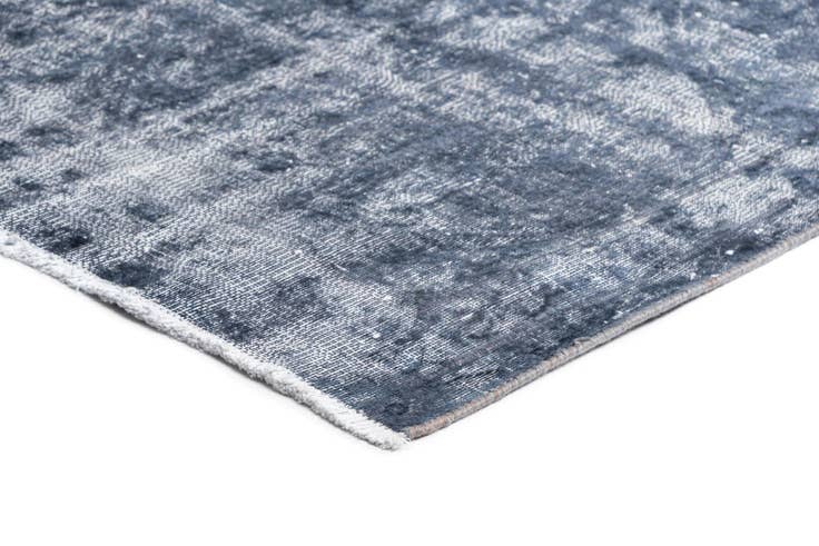 Detail image of 9' 7 x 12' 9 Vintage Royal Wool Rug