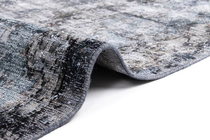 Detail image of 9' 8 x 12' 9 Vintage Royal Wool Rug