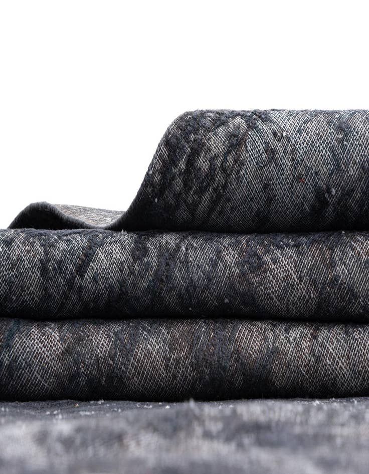 Detail image of 9' 7 x 13' 1 Vintage Royal Wool Rug