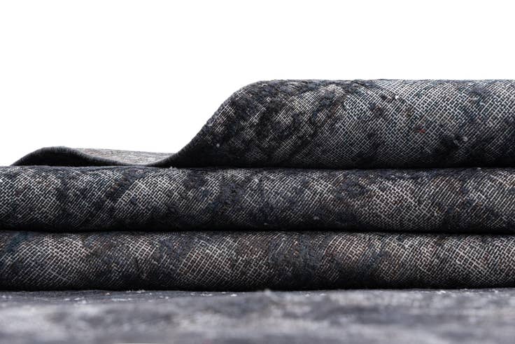 Detail image of 9' 7 x 13' 1 Vintage Royal Wool Rug