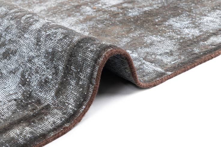 Detail image of 9' 11 x 13' 4 Vintage Royal Wool Rug
