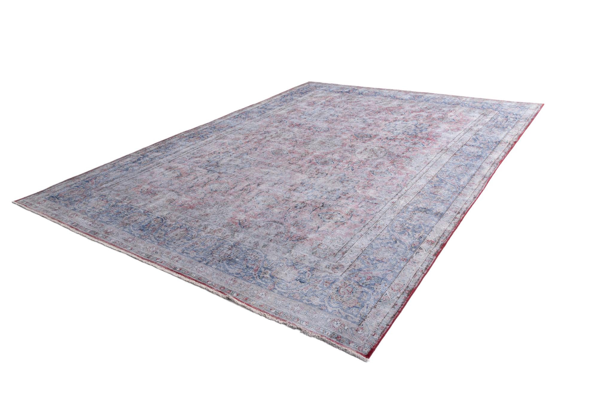 9' 9 x 13' 4 Vintage Royal Wool Rug