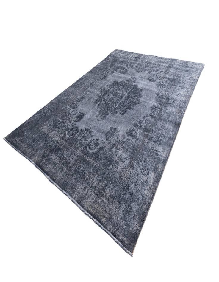 Detail image of 9' 9 x 13' 4 Vintage Royal Wool Rug