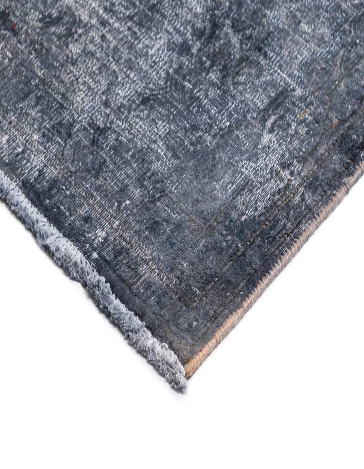 Detail image of 9' 9 x 13' 4 Vintage Royal Wool Rug