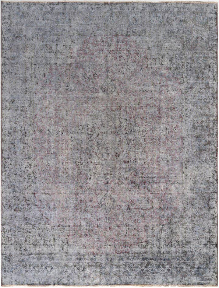 Detail image of 9' 7 x 12' 7 Vintage Royal Wool Rug
