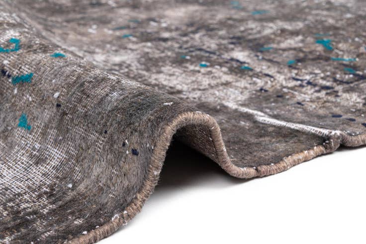 Detail image of 9' 9 x 12' 8 Vintage Royal Wool Rug