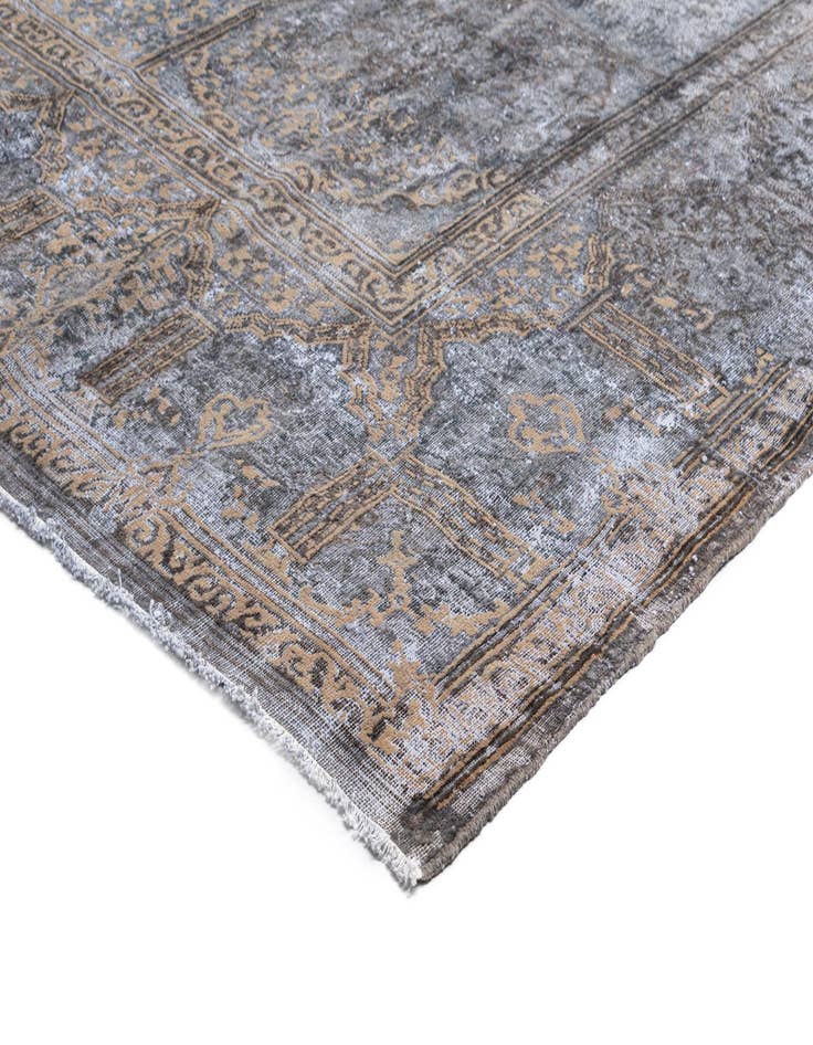 Detail image of 10' 2 x 13' 3 Vintage Royal Wool Rug