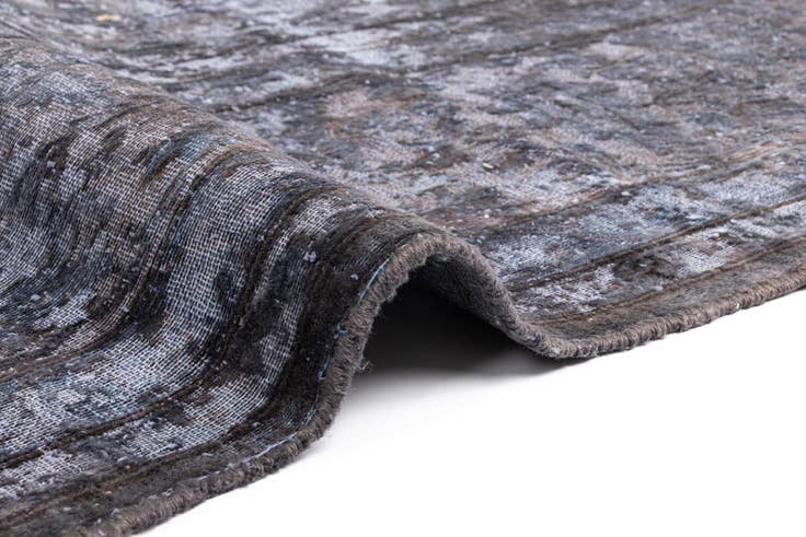 Detail image of 9' 9 x 12' 6 Vintage Royal Wool Rug