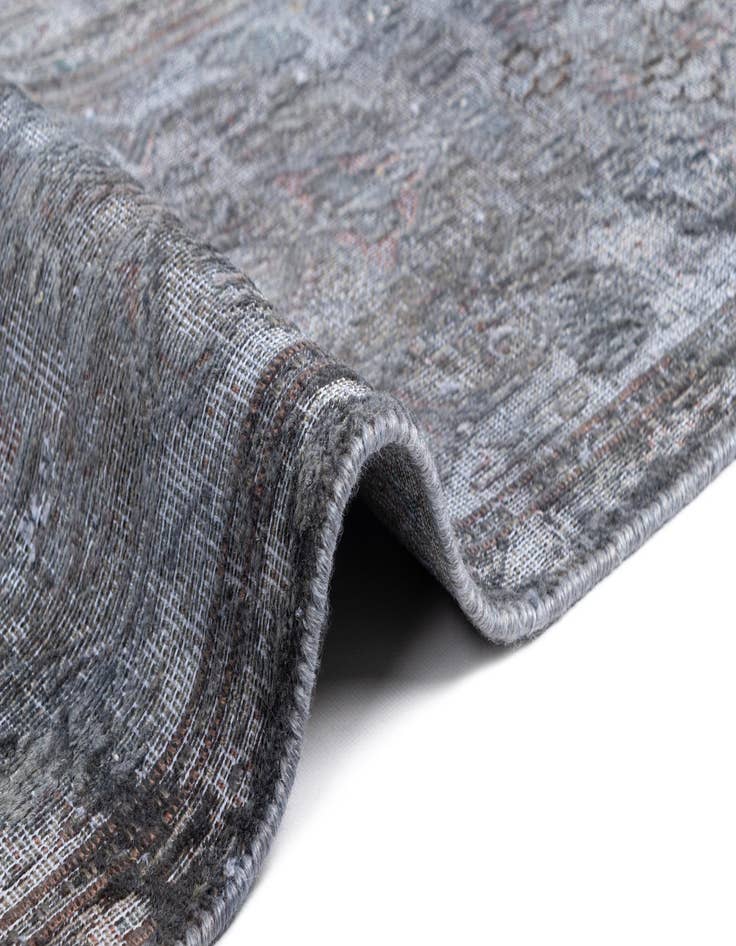 Detail image of 9' 5 x 12' 9 Vintage Royal Wool Rug