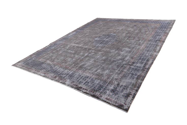 Detail image of 9' 9 x 12' 10 Vintage Royal Wool Rug