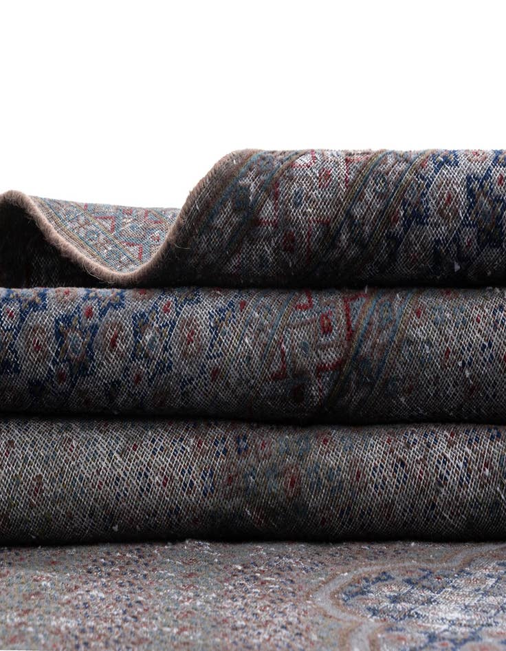 Detail image of 9' 9 x 12' 10 Vintage Royal Wool Rug