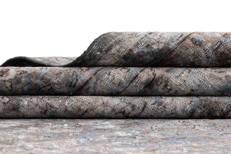 Detail image of 9' 11 x 13' 3 Vintage Royal Wool Rug