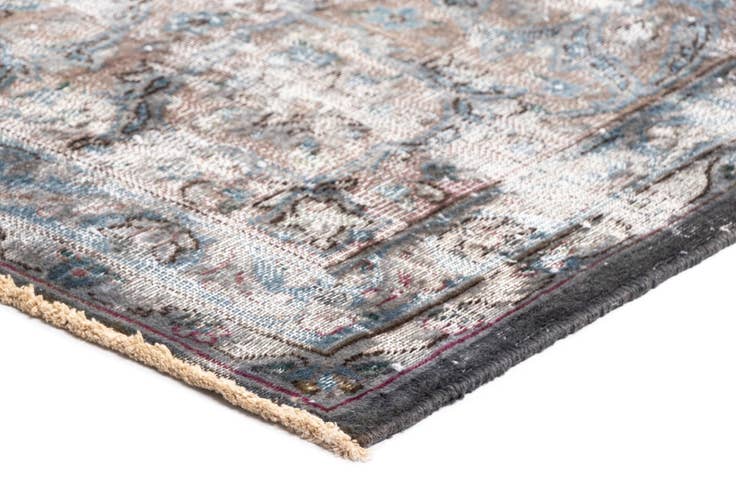Detail image of 9' 11 x 13' 3 Vintage Royal Wool Rug