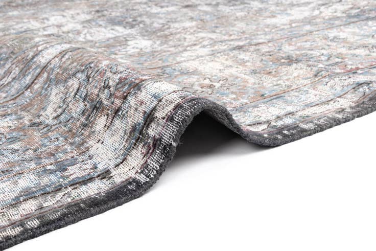 Detail image of 9' 11 x 13' 3 Vintage Royal Wool Rug