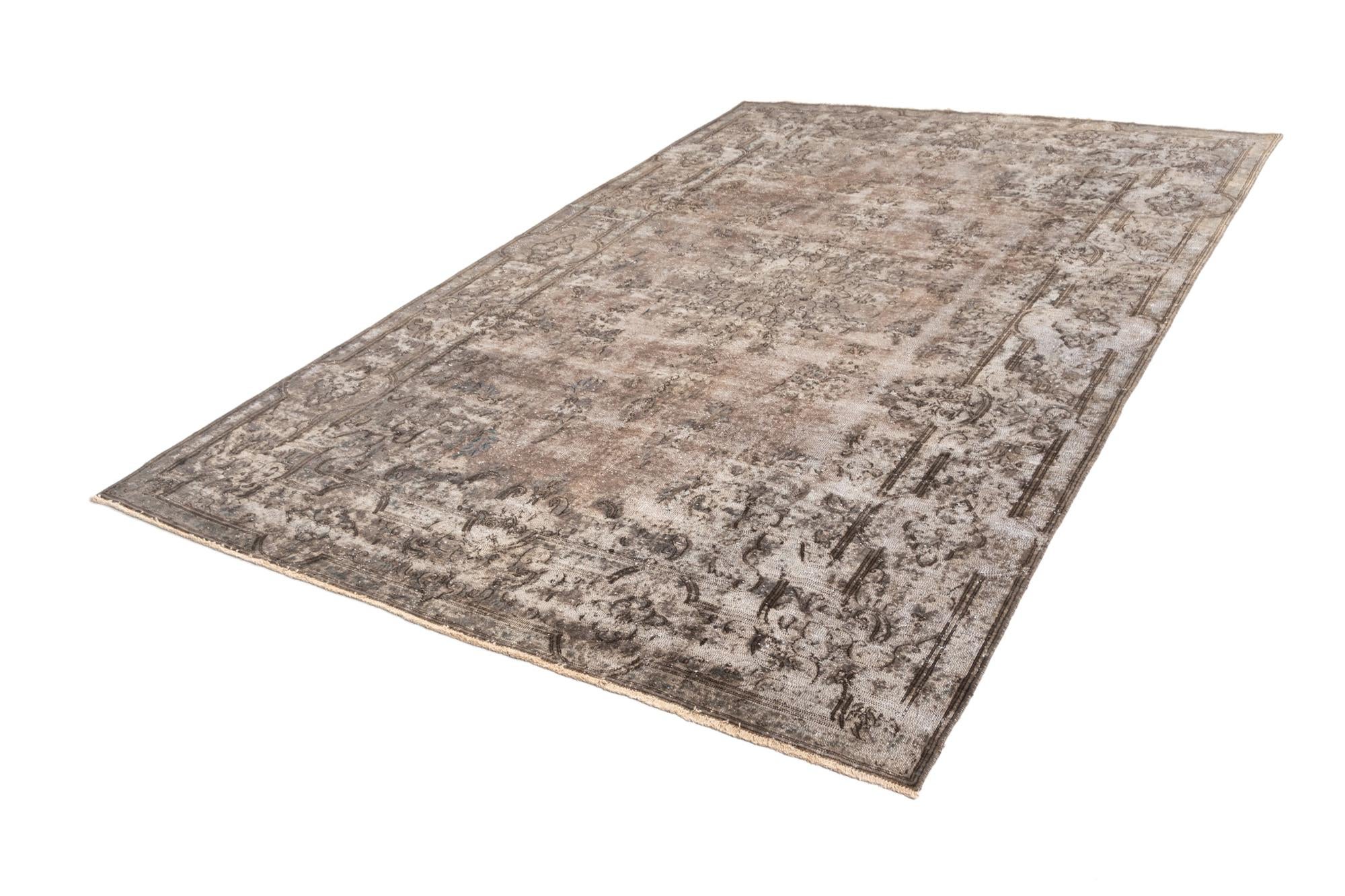 7' 9 x 11' 11 Vintage Royal Wool Rug