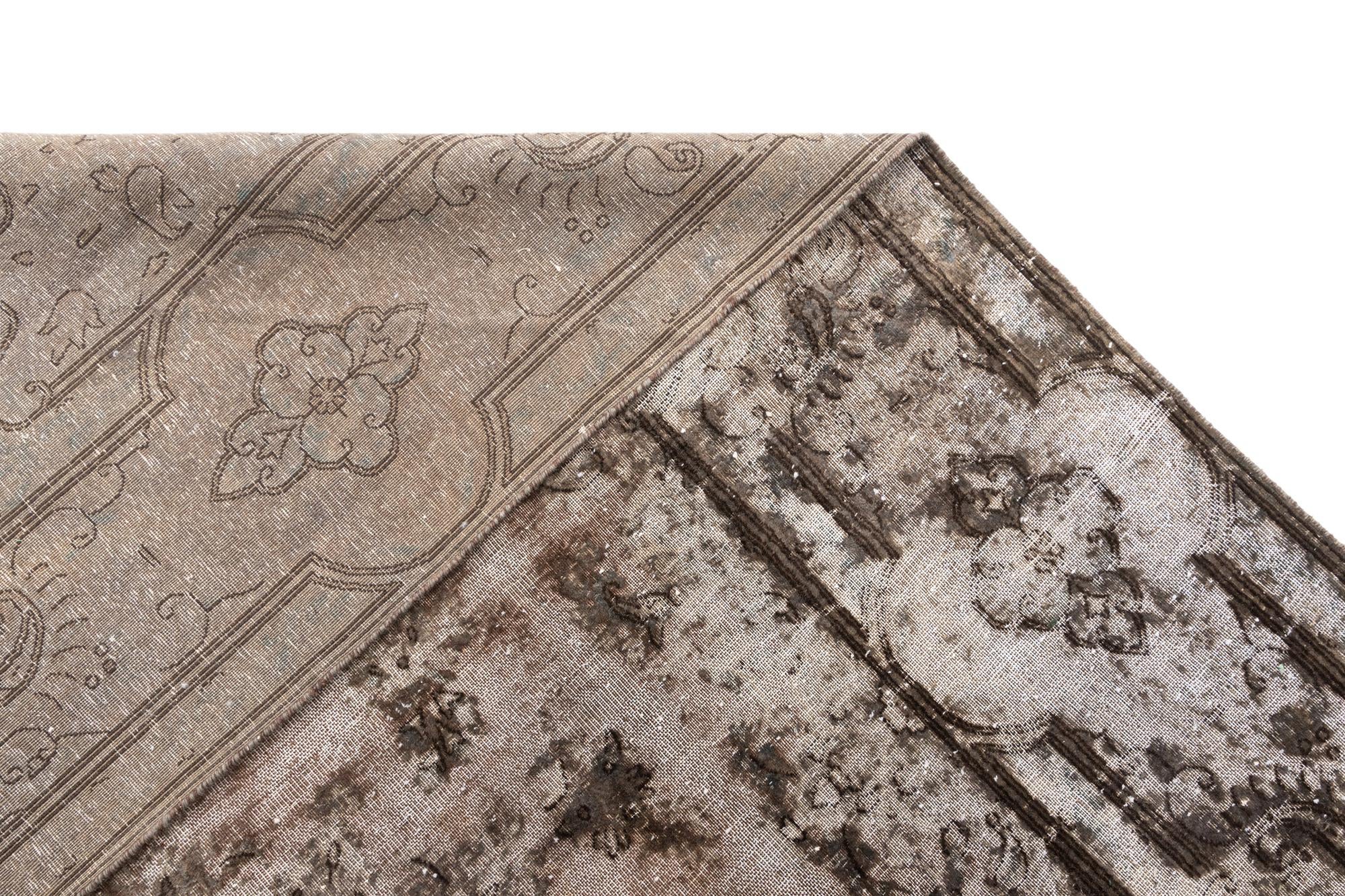 7' 9 x 11' 11 Vintage Royal Wool Rug