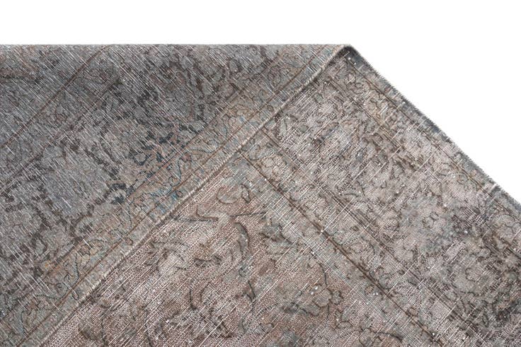 Detail image of 9' 8 x 12' 10 Vintage Royal Wool Rug