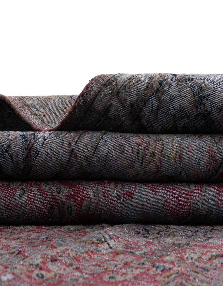 Detail image of 6' 10 x 9' 5 Vintage Royal Wool Rug