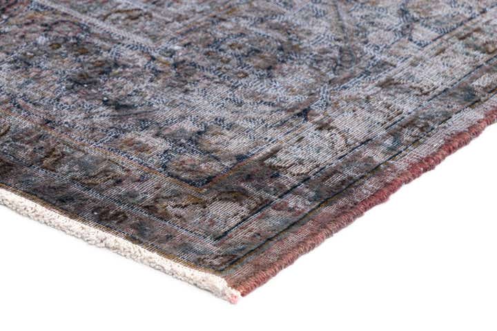 6' 10 x 9' 5 Vintage Royal Wool Rug